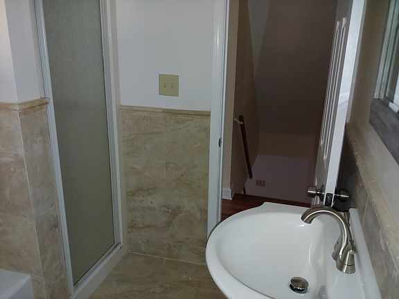 5th image of 111 Beech Ln