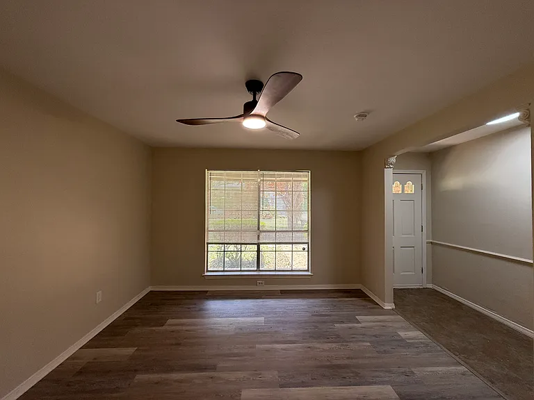 5204 Winifred Dr — Photo 6