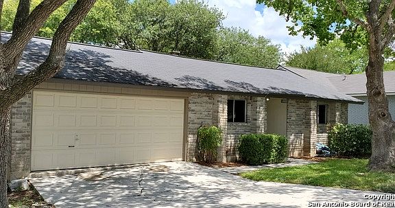 3rd image of 3401 Cliffside Dr