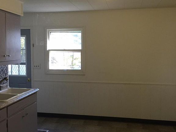3rd image of 2836 Charlesgate Ave SW
