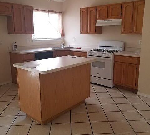 4th image of 3477 Yellow Rose St