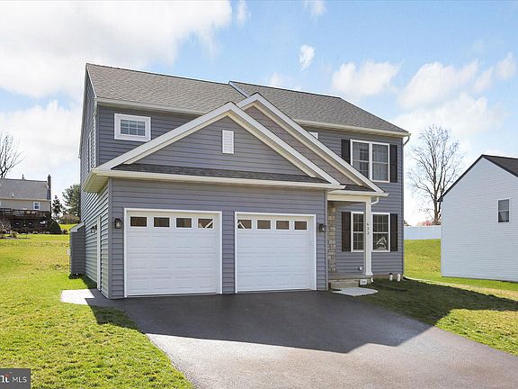 2nd image of 633 N Pier Dr