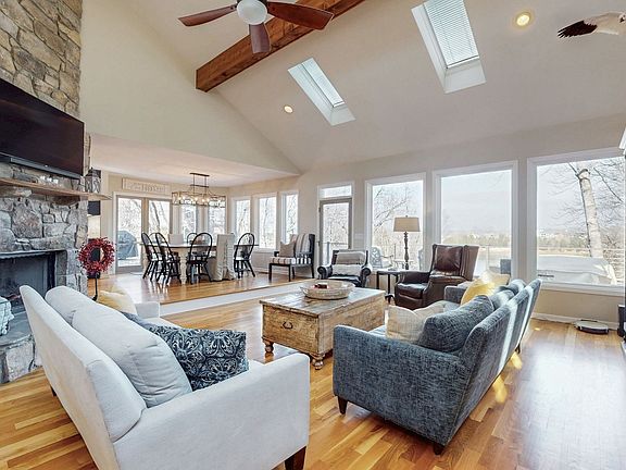 5th image of 886 Hopkins Ln