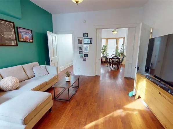 132 Ferguson Ave N, Hamilton, ON L8R 1L7