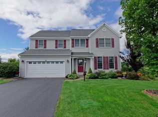 14 Hilltop Dr, Cohoes, NY 12047
