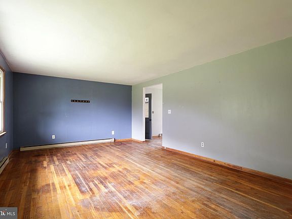 5th image of 348 Shady Dell Rd