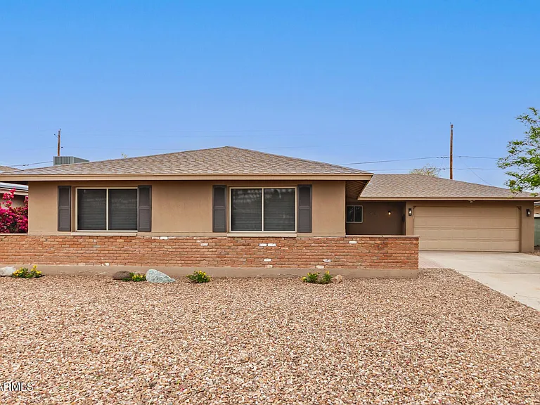 3613 S Kenneth Pl — Photo 4