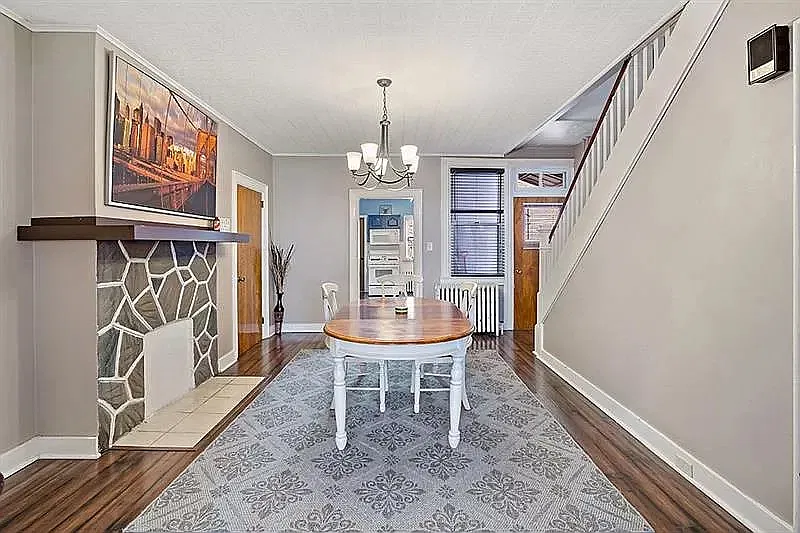 3 bed, 2.5 bath, 1518 sqft, $2,100 — Photo 3