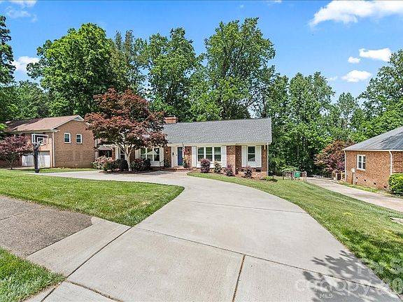 4th image of 3741 Riverbend Rd