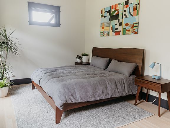 4th image of 1604 6th Ave N #2B-2Ba-1275Sqft