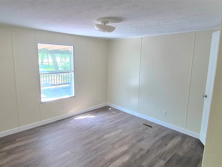 24321 Cherry Hill Dr — Photo 16