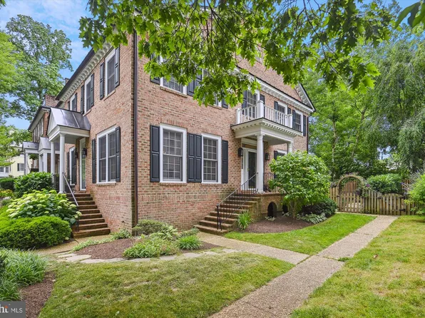 8 Piedmont Dr, Middleburg, VA 20117