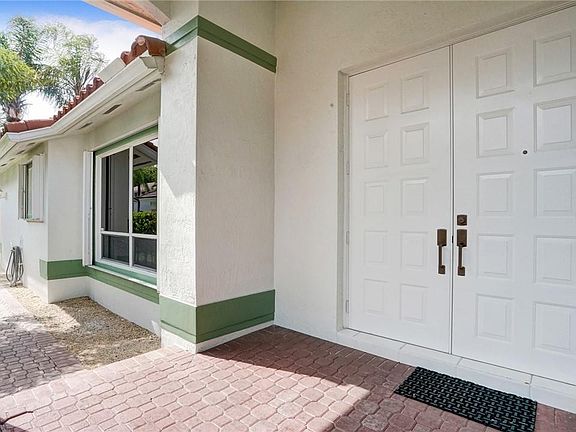 4th image of 1150 Bel Aire Drive