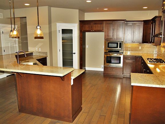 5th image of 1911 Cypress Dr