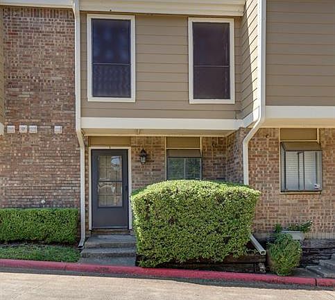 3rd image of 2100 Park Willow Ln APT B