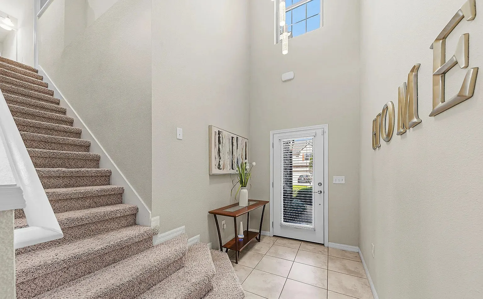 3 bed, 2.5 bath, 1736 sqft, $2,450 — Photo 3