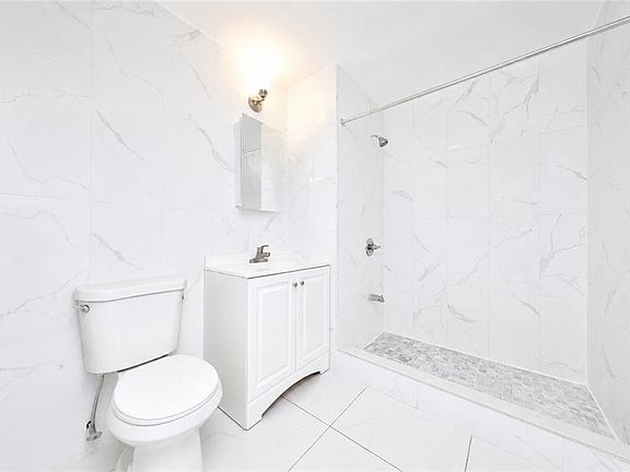 5th image of 921 60th St #3B