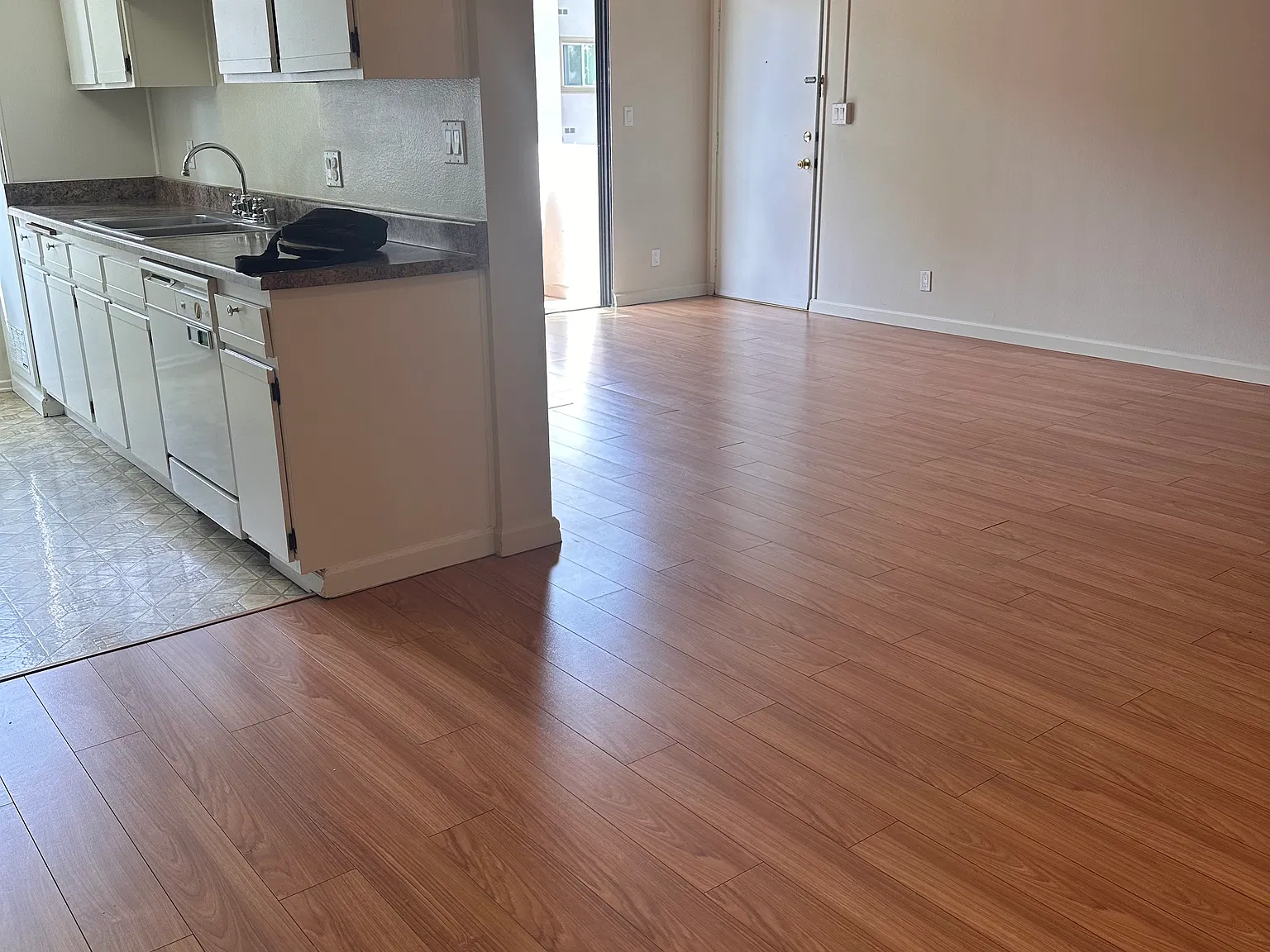 1 bed, 749 sqft, $2,150 — Photo 3