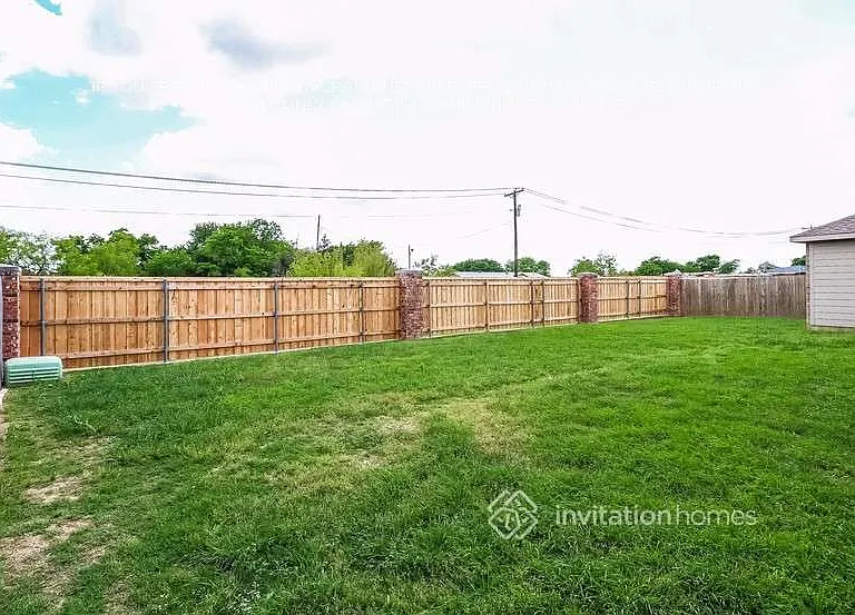 4808 Bluebird Ln — Photo 5