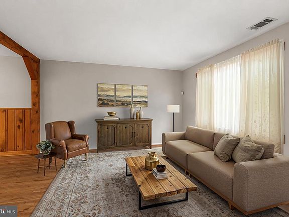3rd image of 3131 Ryerson Cir