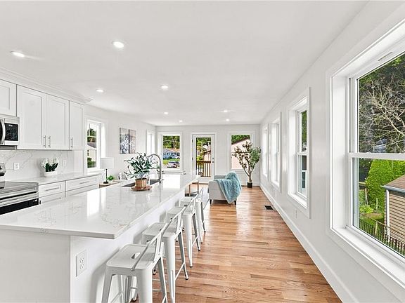 3rd image of 67 Harding Ave