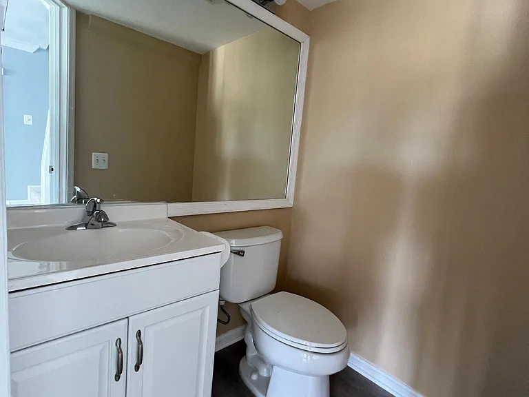 8210 Catbird Cir #201 — Photo 8