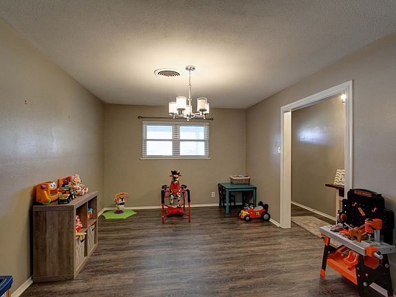 4th image of 3017 Tanglewood Dr