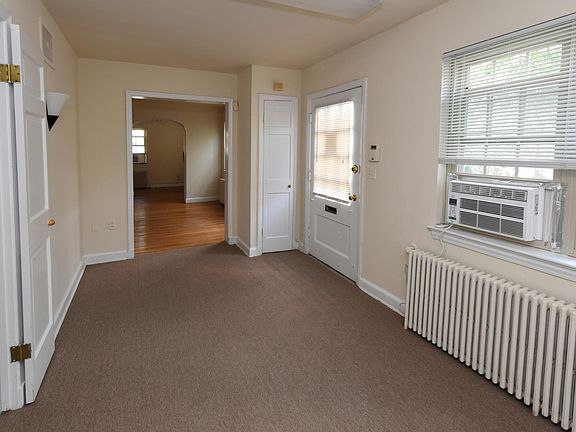 3rd image of 4909 Hampden Ln #1-2