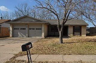 2nd image of 804 Phillips Dr