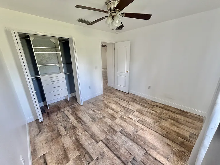 1230 Silverdale St — Photo 12