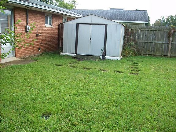 2nd image of 521 Sycamore Ave