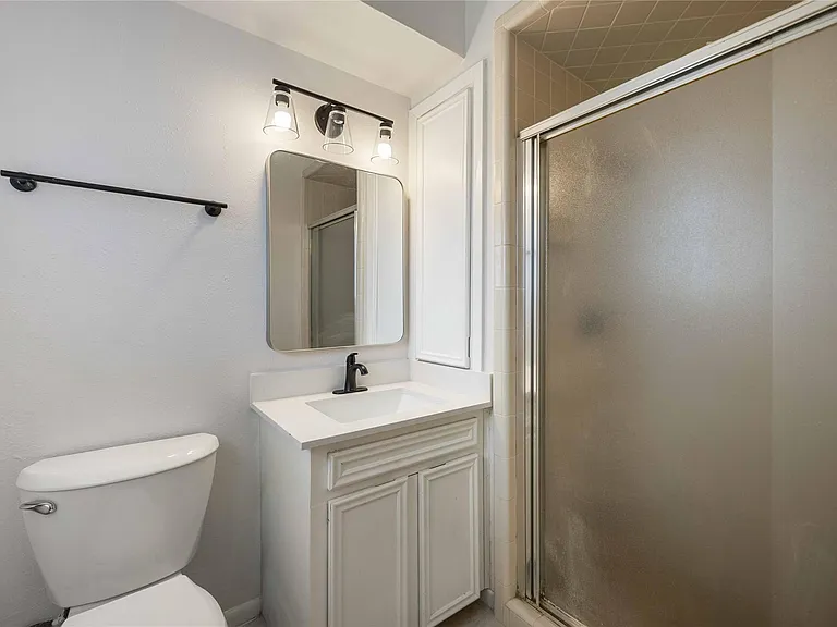 814 Alyse St — Photo 19