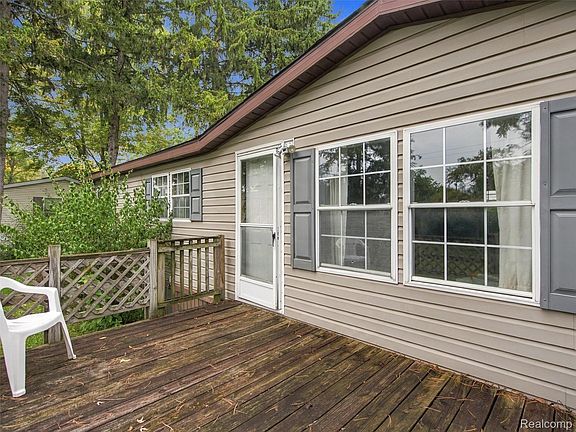 2nd image of 26637 Magnolia Ln