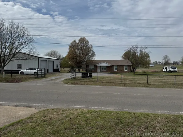 15593 N Bryant Rd, Tahlequah, OK 74464