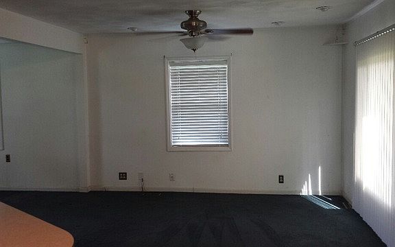 3rd image of 3329 Cornelia Ave