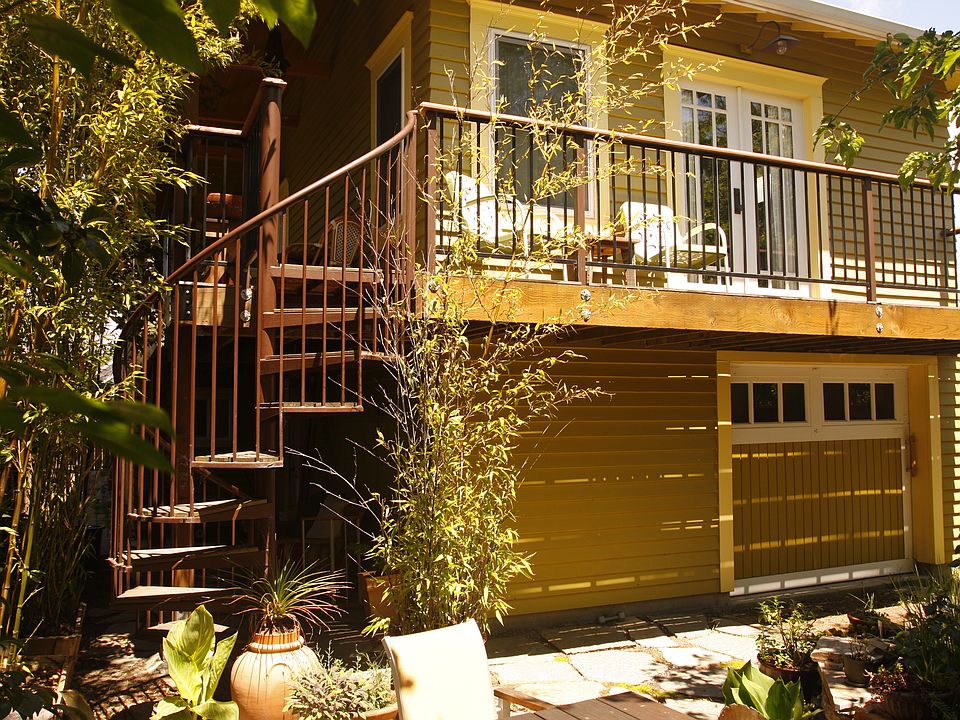 2nd image of 216 Vallejo St