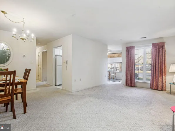 3820 Normandy Dr APT 1D, Hampstead, MD 21074