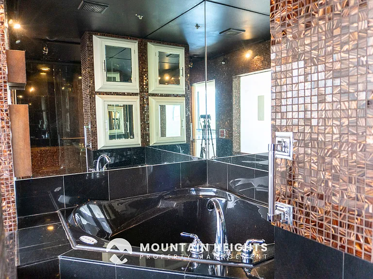 48 W Broadway #1-1708N — Photo 16
