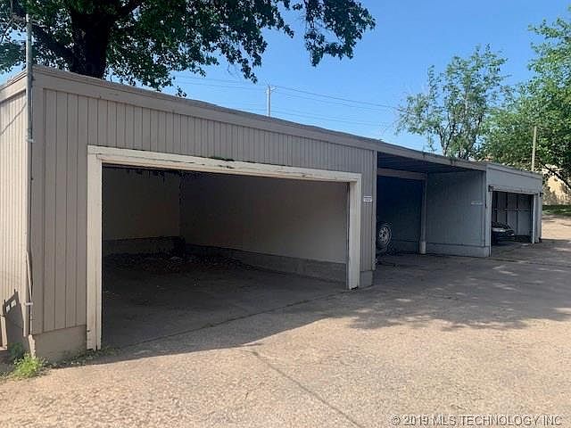 2nd image of 2507 E Skelly Dr