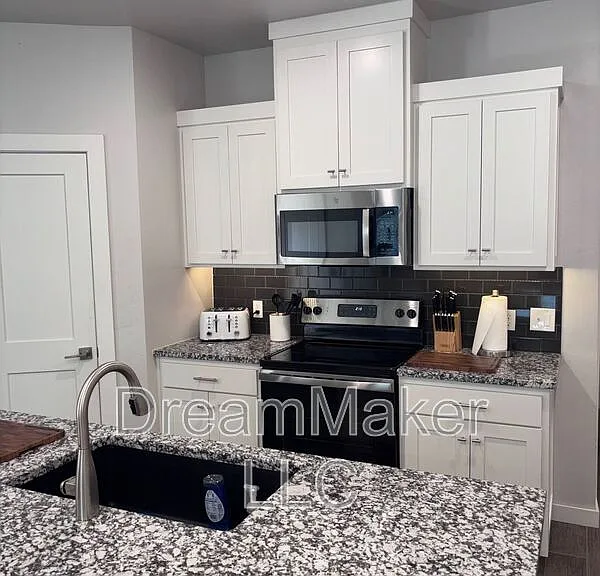 2819 Clifton Ter — Photo 20