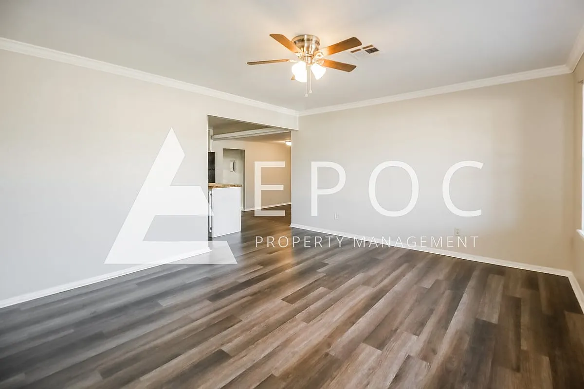 742 Highland Pkwy — Photo 4