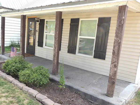 329 N Bridge St, Saint Anthony, ID 83445