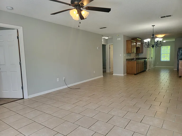 105 Embleton Ct #A — Photo 4