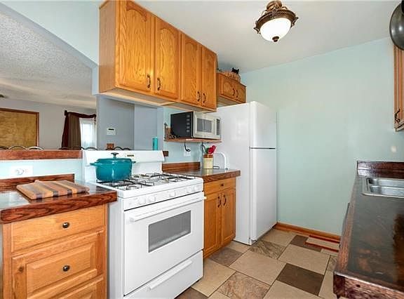 5th image of 6240 Edith Ave