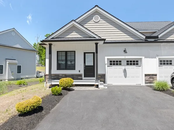 27 Compass Point Dr #27, Douglas, MA 01516