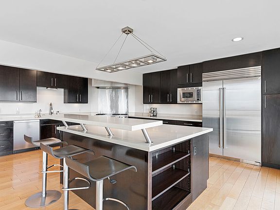 5th image of 2140 Beech Knoll Rd