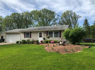 5214 Meadowood Dr, Fitchburg, WI 53711