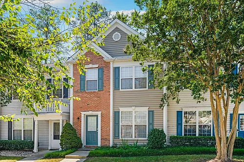 306 Canyon Lake Cir Photo 1