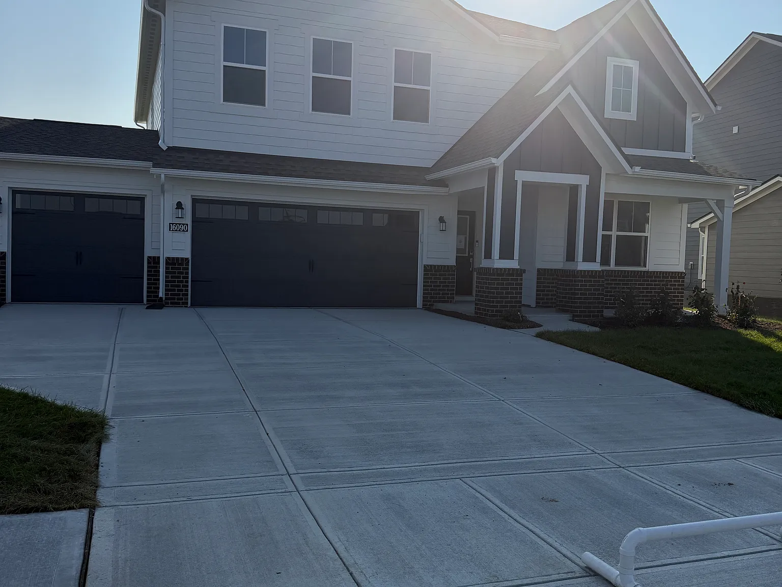 5 bed, 2736 sqft, $2,995 — Photo 4