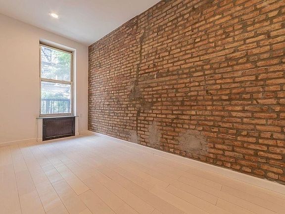 3rd image of 116 Saint Marks Pl #8